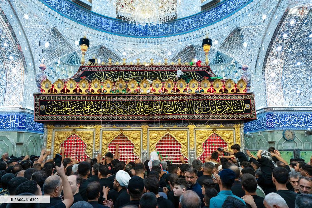 Pilgrims Gather for Sacred Friday - Iraq