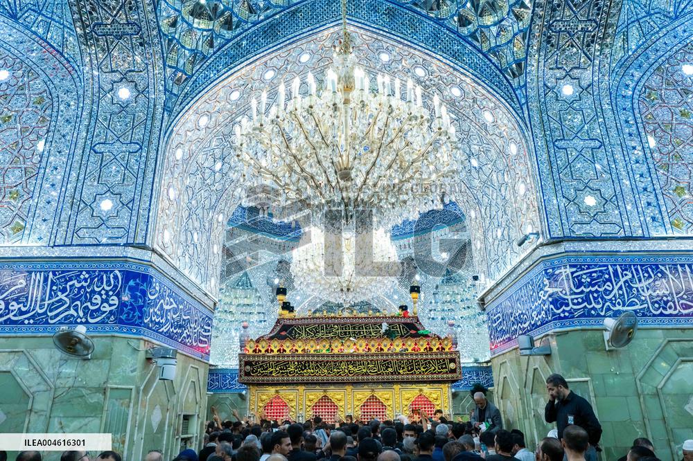 Pilgrims Gather for Sacred Friday - Iraq