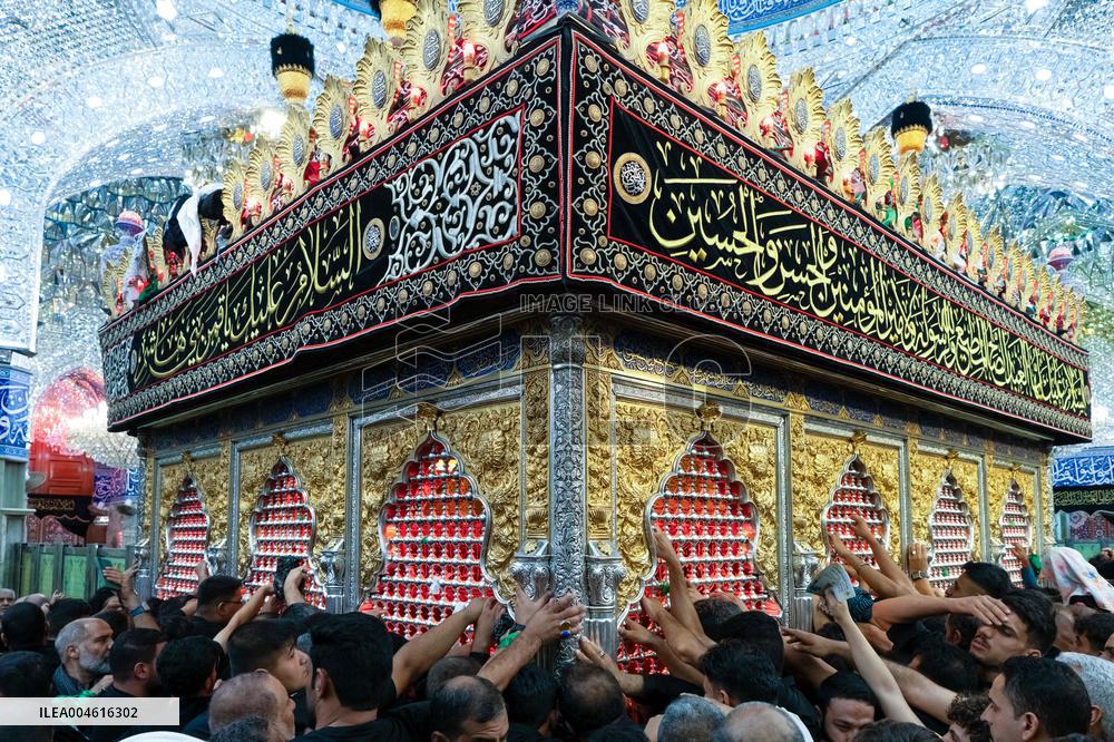 Pilgrims Gather for Sacred Friday - Iraq