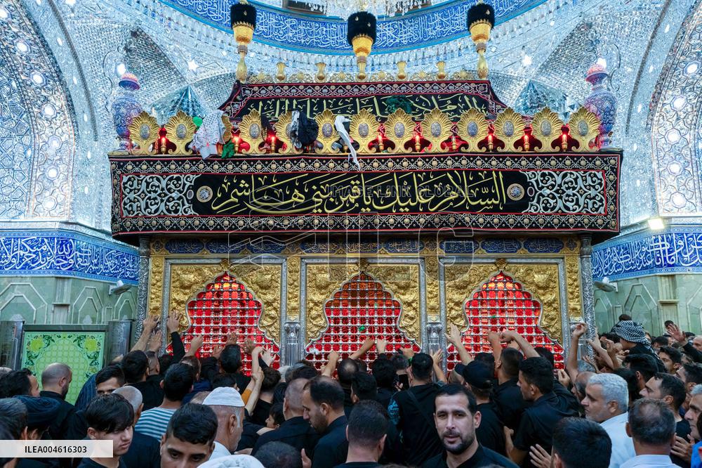 Pilgrims Gather for Sacred Friday - Iraq