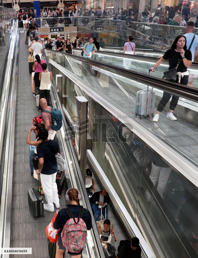 Exodus at Central Station Departures for the Summer Holidays - Milan
