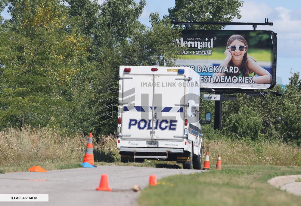 Small Airplane Crashes Near Ottawa Airport - Canada