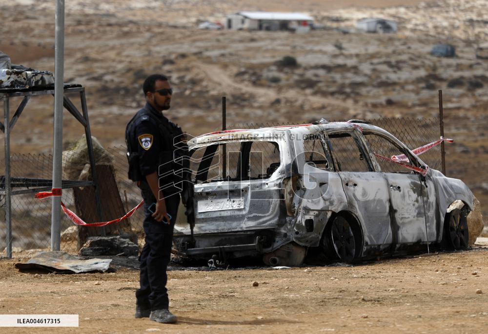 Israeli Settlers Set Fire To Vehicles Belonging To Activists - Hebron