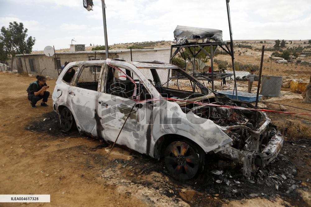 Israeli Settlers Set Fire To Vehicles Belonging To Activists - Hebron