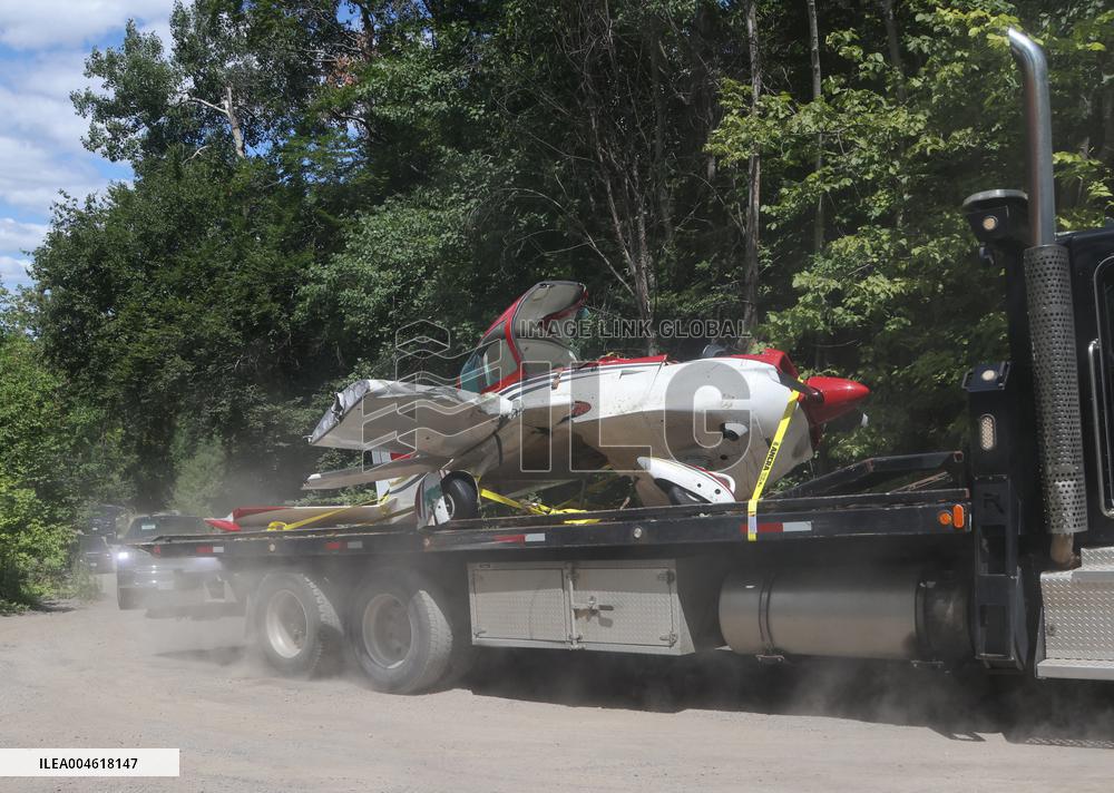 Small Airplane Crashes Near Ottawa Airport - Canada