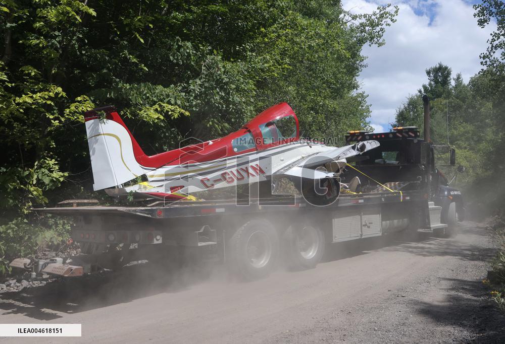 Small Airplane Crashes Near Ottawa Airport - Canada