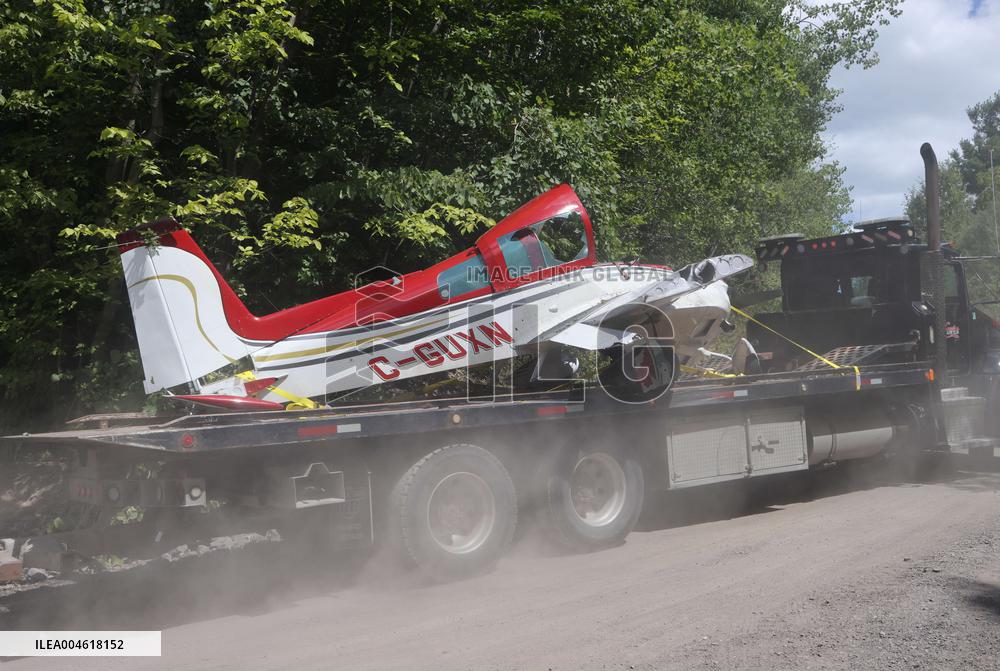 Small Airplane Crashes Near Ottawa Airport - Canada