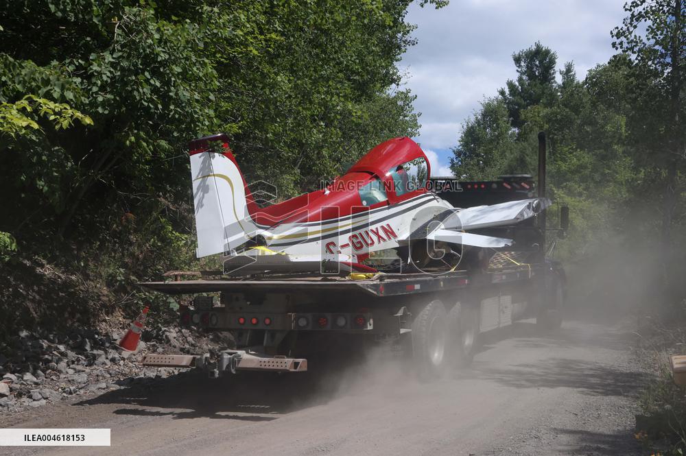Small Airplane Crashes Near Ottawa Airport - Canada
