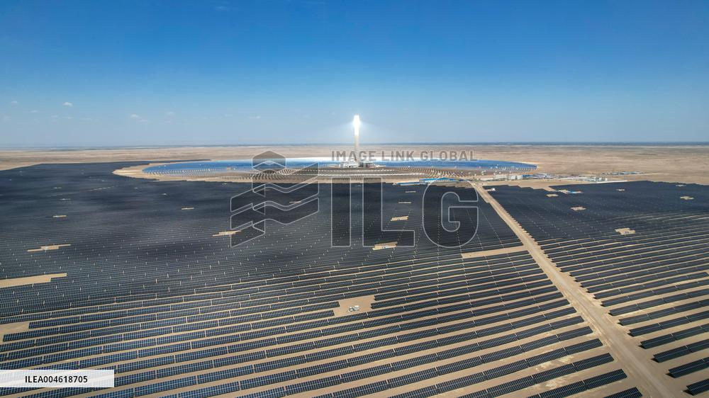 Gobi Desert Multi-energy Complementary Base PV Project Site in Jiuquan