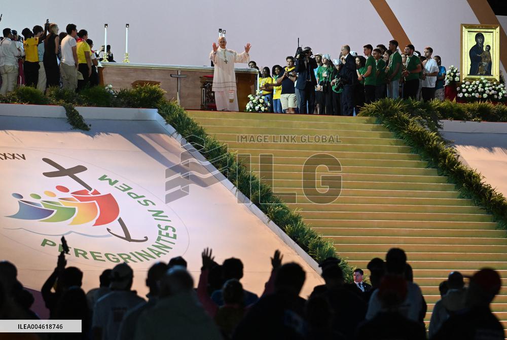 Pope Leo XIV Attends Jubilee of Youth Prayer Vigil - Vatican