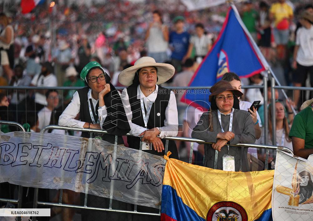 Pope Leo XIV Attends Jubilee of Youth Prayer Vigil - Vatican