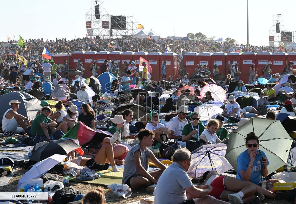 Pope Leo XIV Attends Jubilee of Youth Prayer Vigil - Vatican