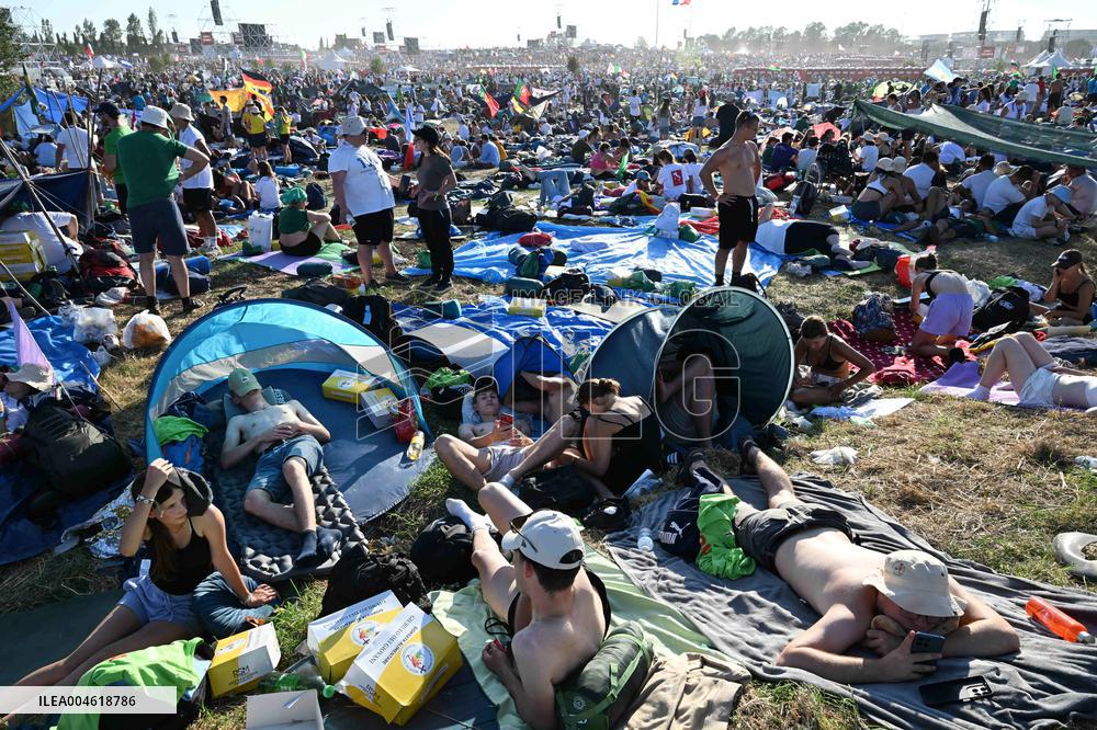 Pope Leo XIV Attends Jubilee of Youth Prayer Vigil - Vatican