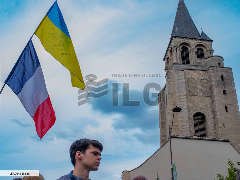 Ukrainians Rally For Anti-aircraft Defence Resources - Paris