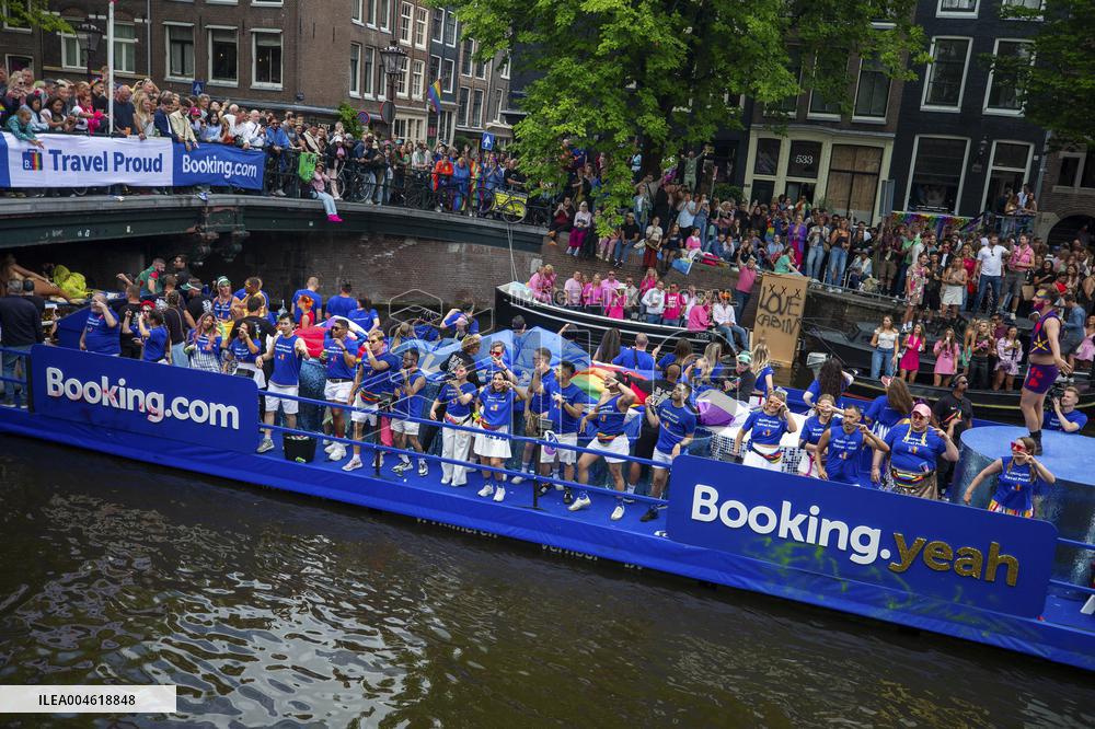 Activists Disrupt Booking Boat at Pride - Amsterdam