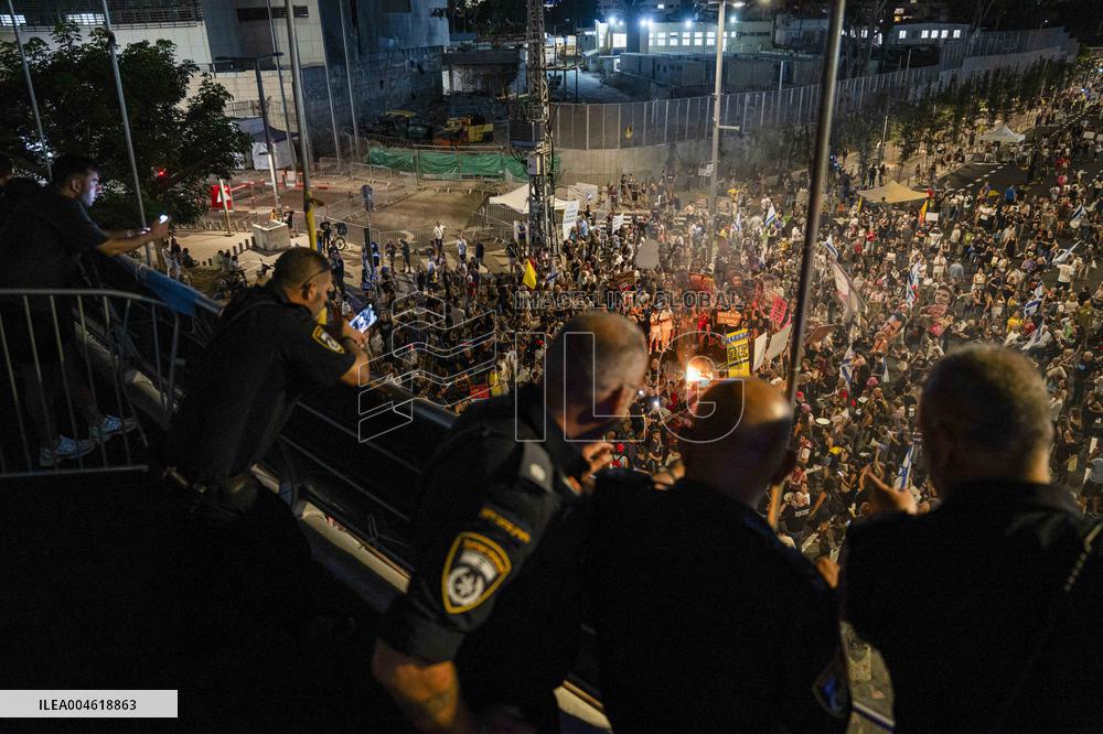 Hostage Families Demand Ceasefire and Deal - Tel Aviv