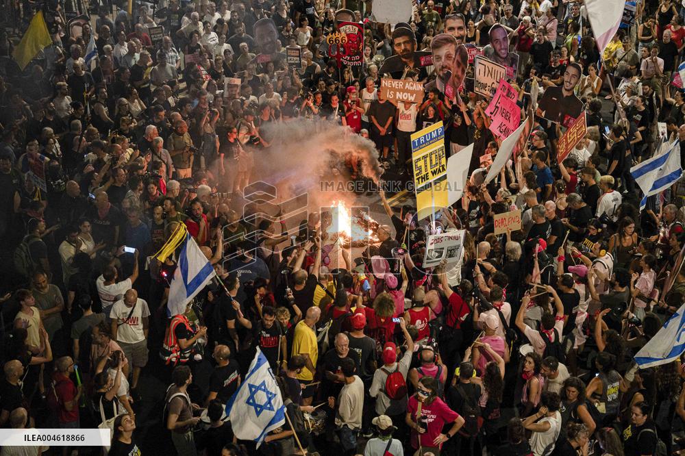 Hostage Families Demand Ceasefire and Deal - Tel Aviv