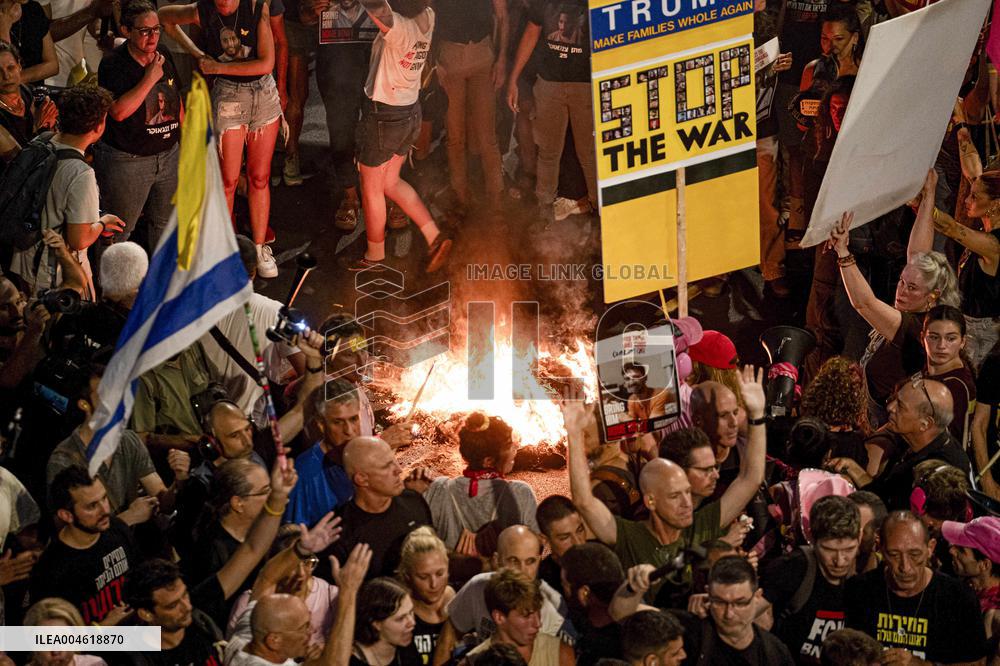 Hostage Families Demand Ceasefire and Deal - Tel Aviv