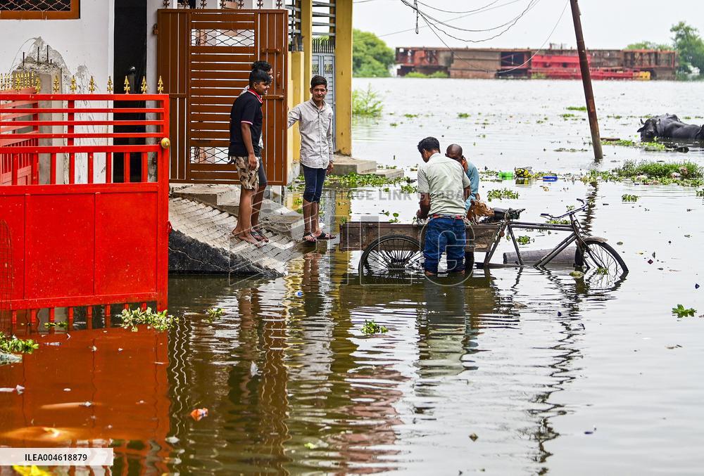 Monsoon Floods Force Evacuations in Prayagraj - India