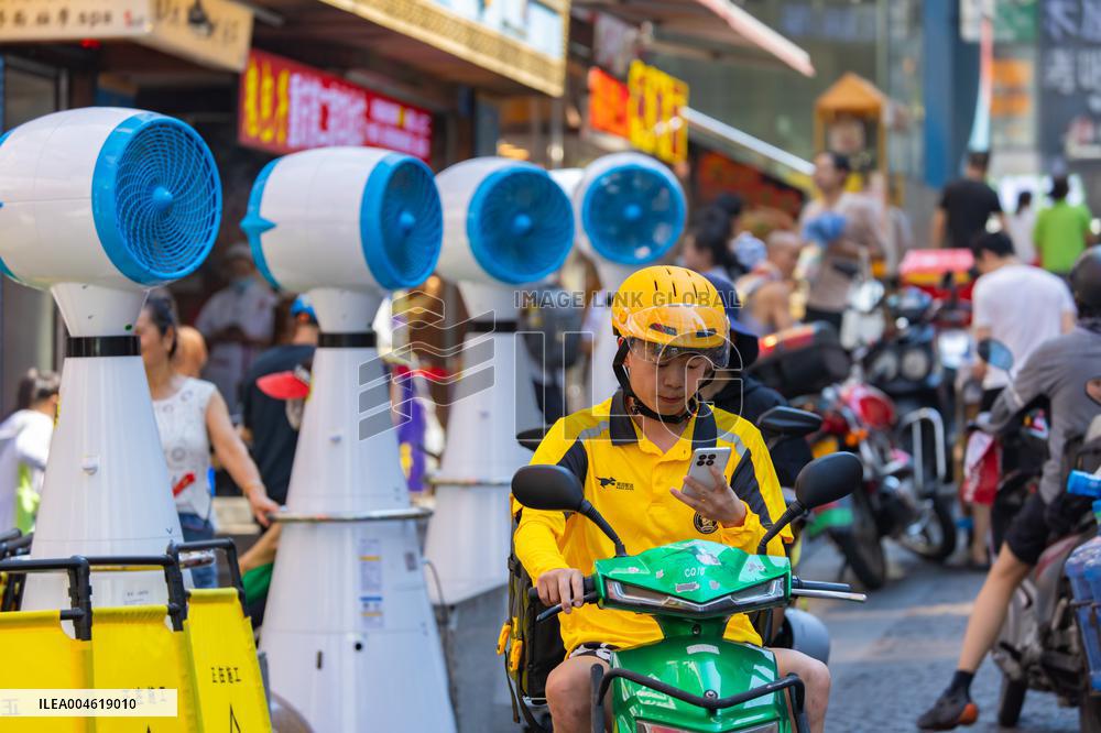 High Temperature Red Alert in Chongqing