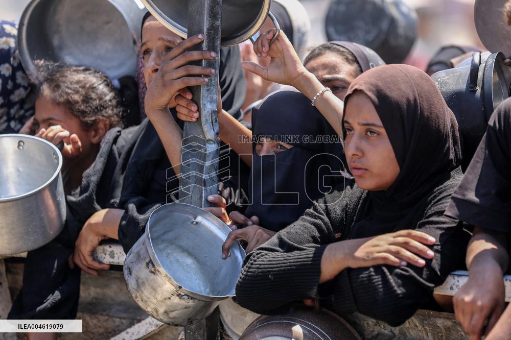Food Distribution in Gaza - Palestine