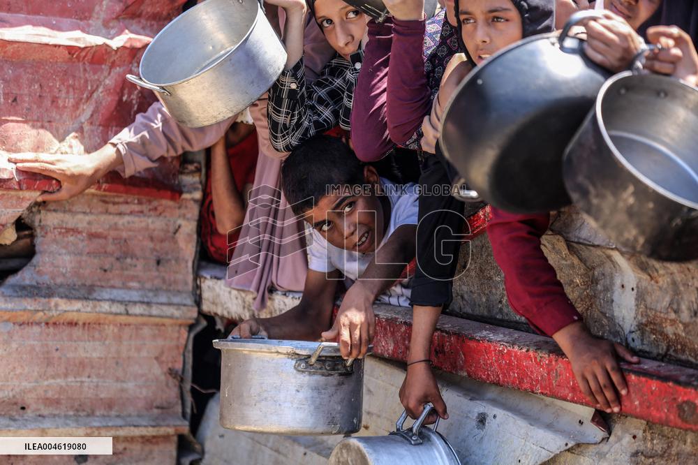 Food Distribution in Gaza - Palestine