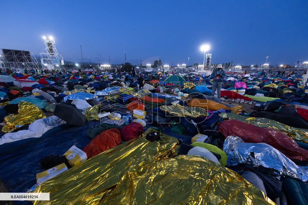 Morning Atmosphere At Last Holy Mass For Youth Jubilee - Rome