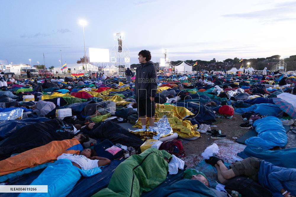 Morning Atmosphere At Last Holy Mass For Youth Jubilee - Rome