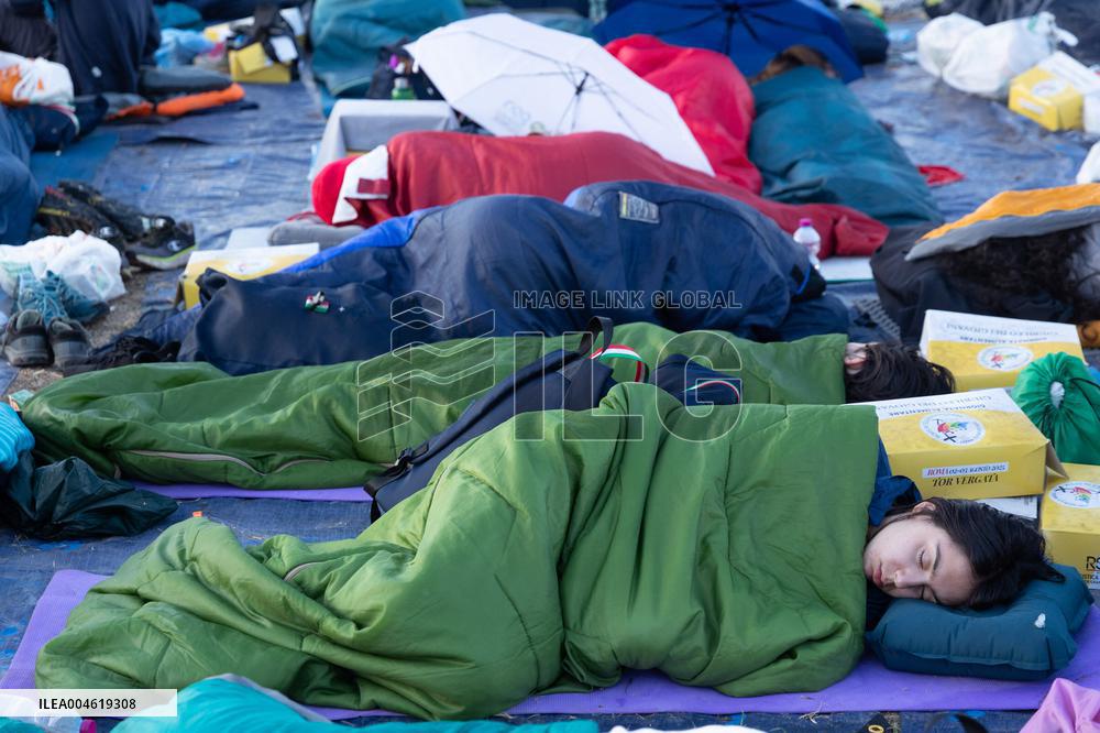 Morning Atmosphere At Last Holy Mass For Youth Jubilee - Rome