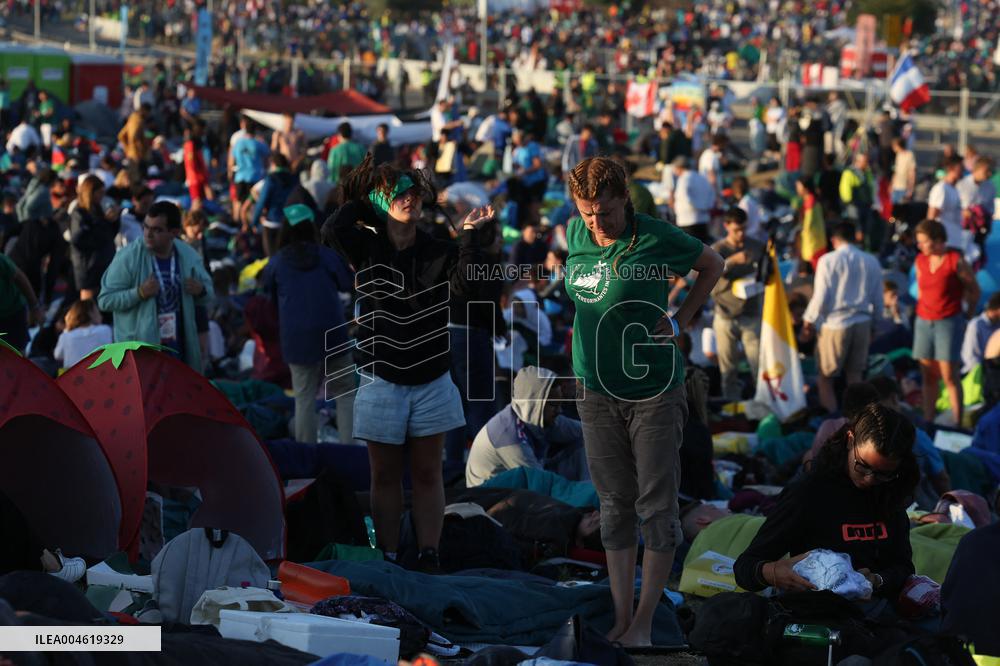 Morning Atmosphere At Last Holy Mass For Youth Jubilee - Rome