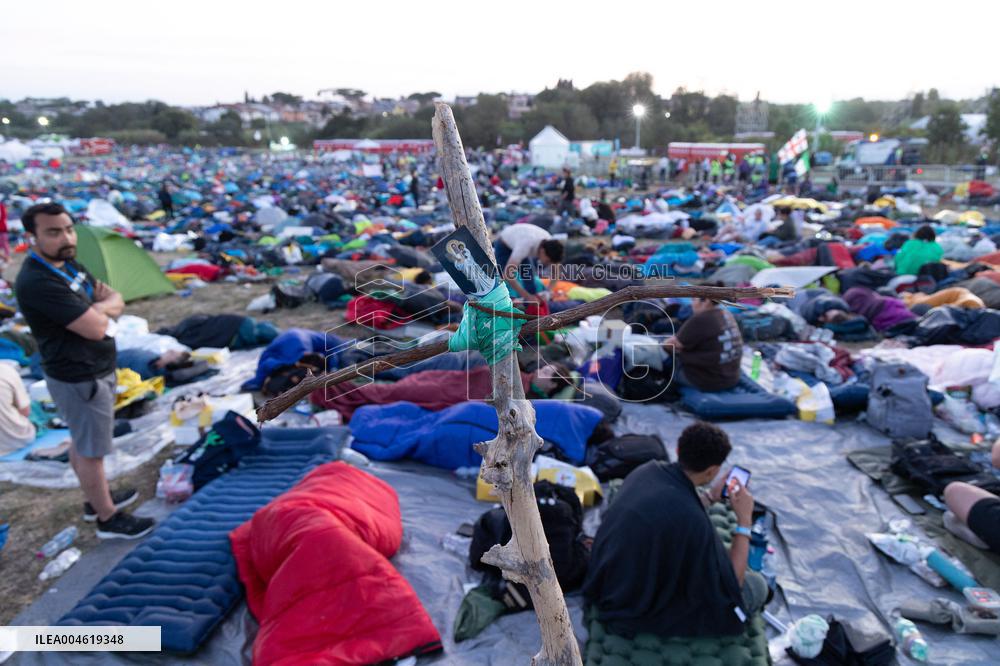 Morning Atmosphere At Last Holy Mass For Youth Jubilee - Rome