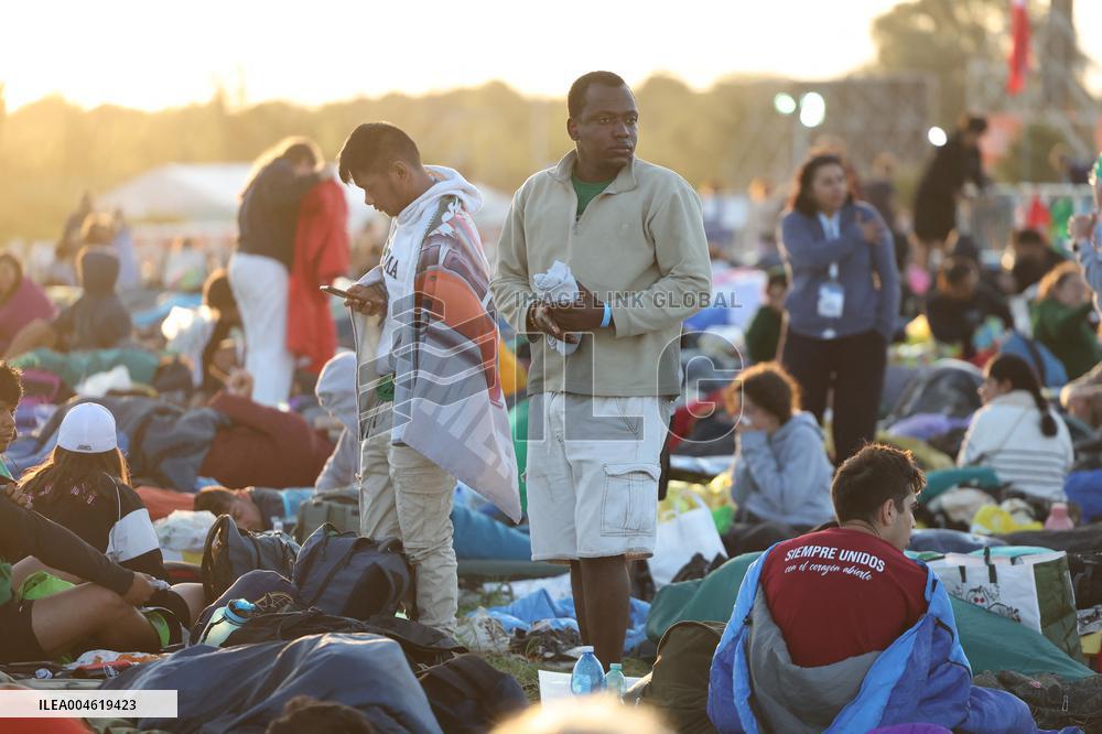 Morning Atmosphere At Last Holy Mass For Youth Jubilee - Rome