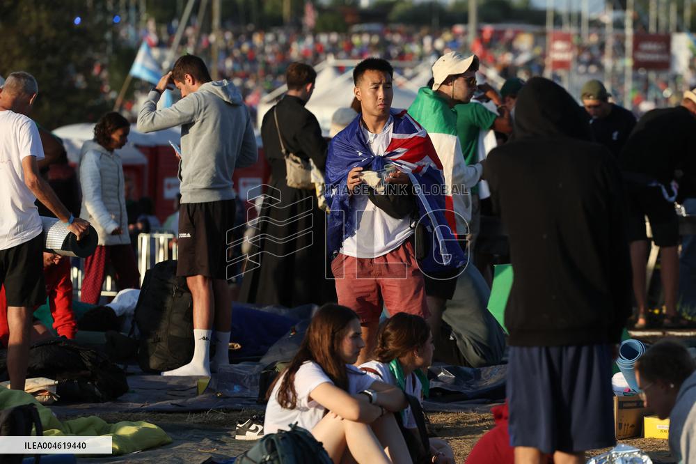 Morning Atmosphere At Last Holy Mass For Youth Jubilee - Rome