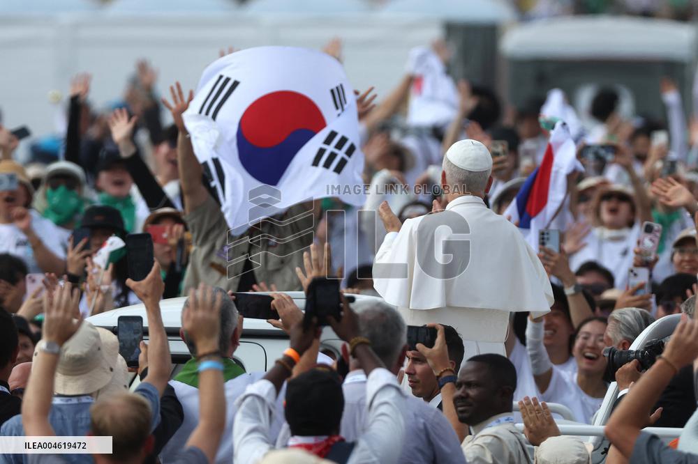 Pope Leo XIV Leads Mass For Youth Jubilee - Rome