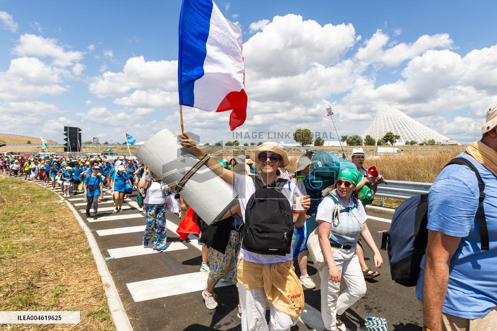 Atmosphere During Prayer Vigil For Youth Jubilee 2025 - Rome