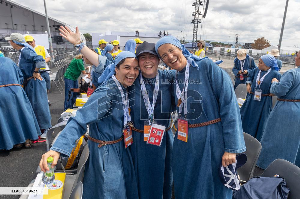 Atmosphere During Prayer Vigil For Youth Jubilee 2025 - Rome