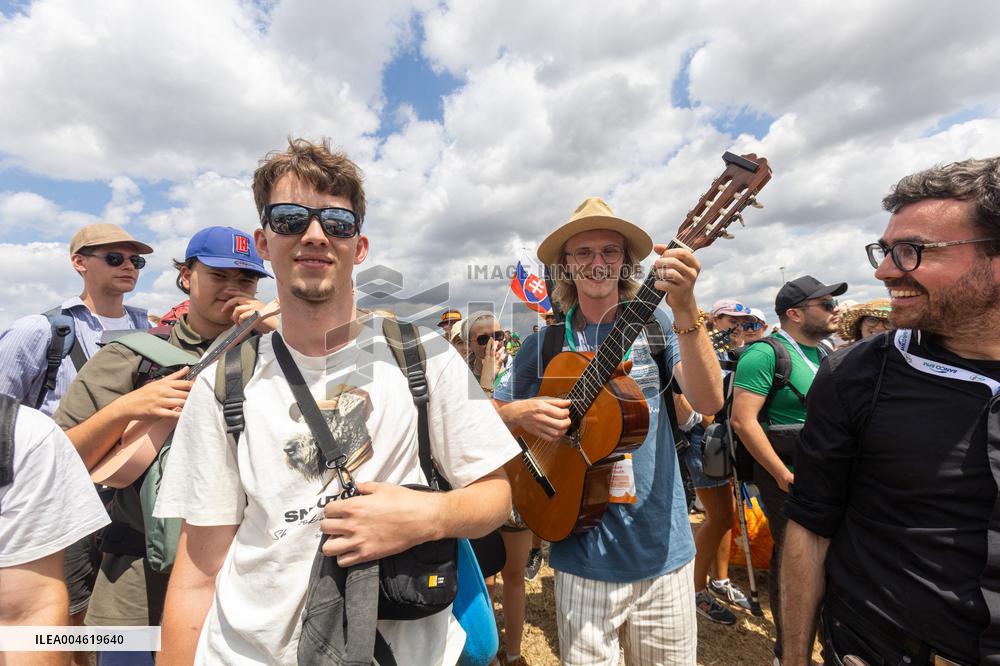 Atmosphere During Prayer Vigil For Youth Jubilee 2025 - Rome