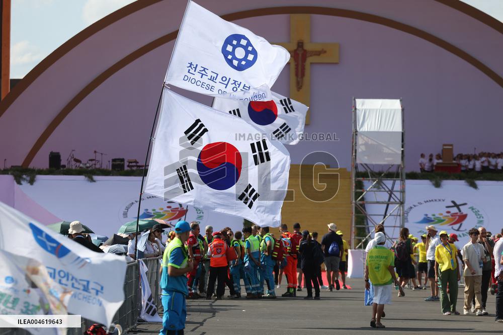 Atmosphere During Prayer Vigil For Youth Jubilee 2025 - Rome