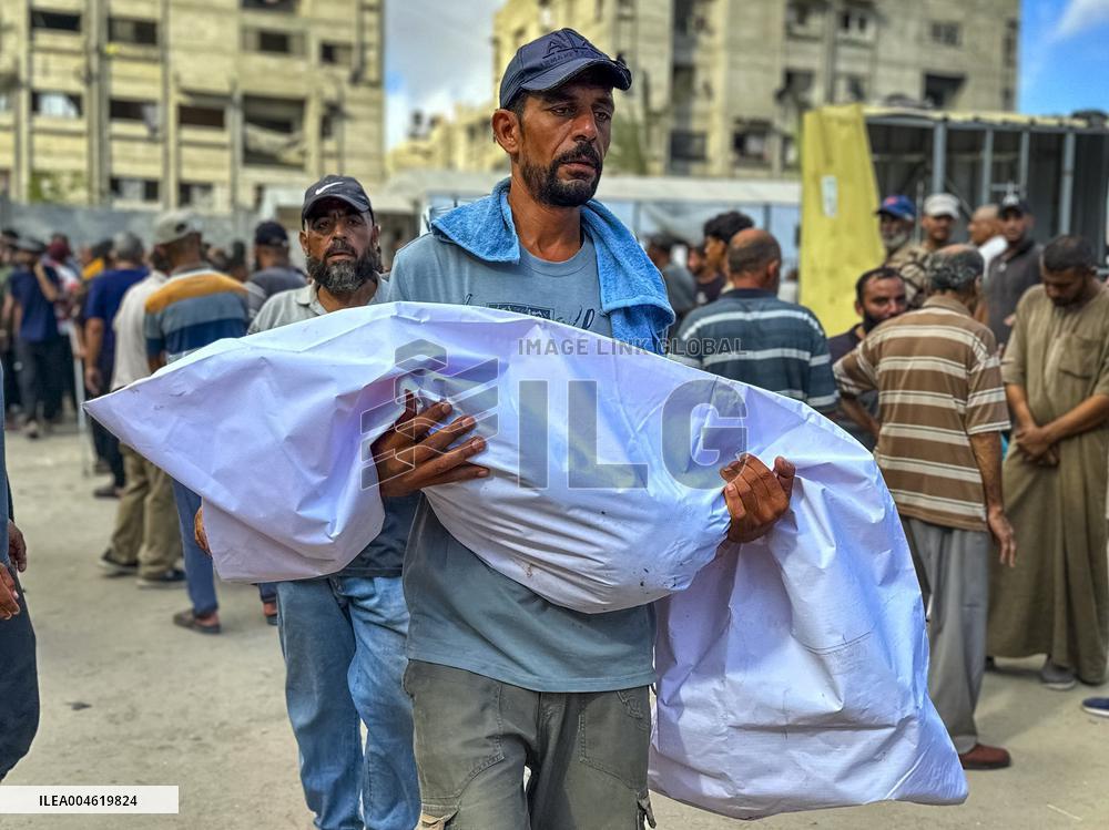 Mourners Grieve Gaza Aid and Shelter Victims - Rafah