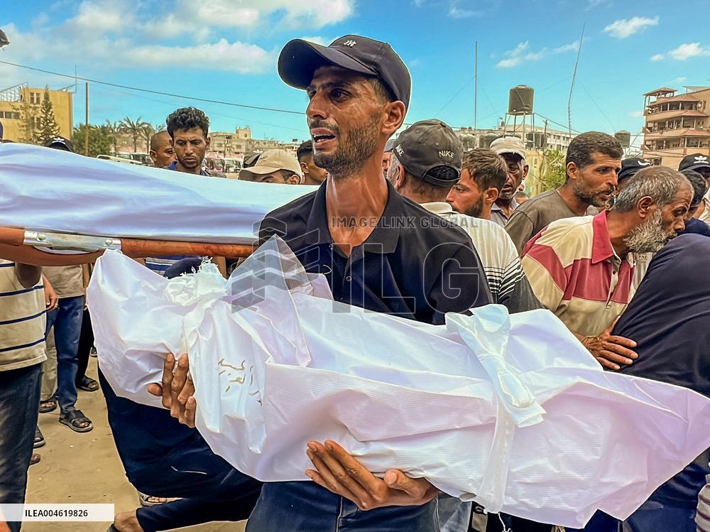 Mourners Grieve Gaza Aid and Shelter Victims - Rafah