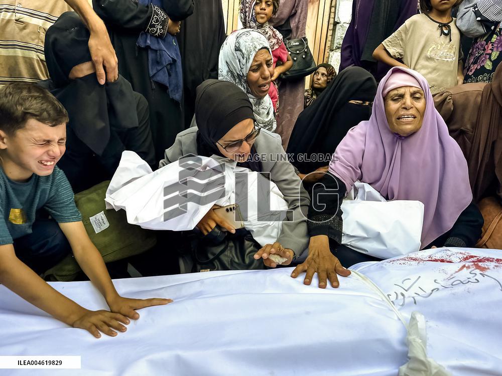 Mourners Grieve Gaza Aid and Shelter Victims - Rafah