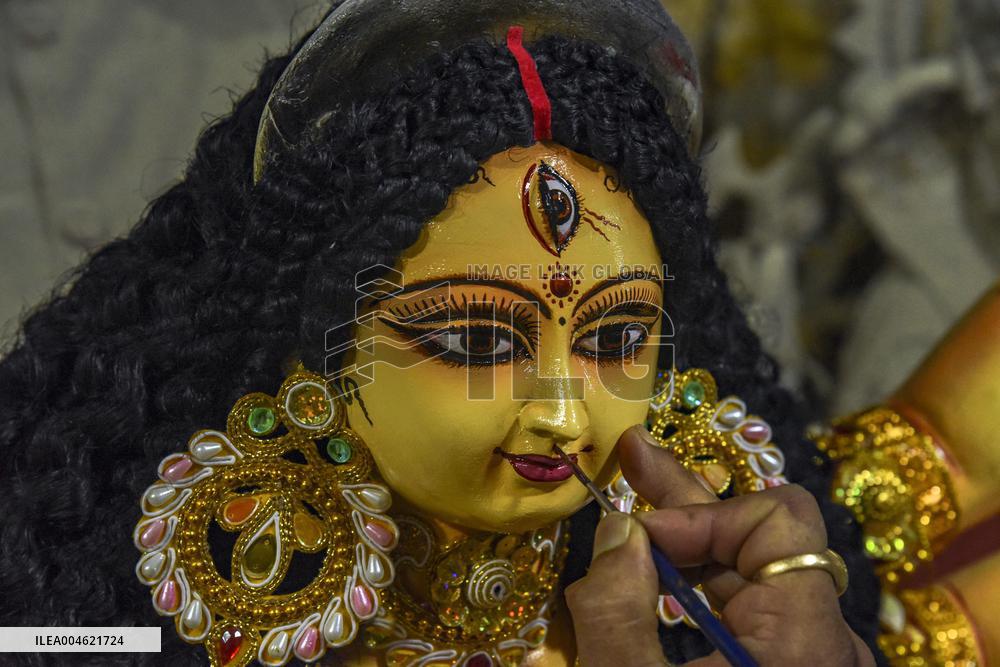 Fiber Durga going to France from India - Kolkata