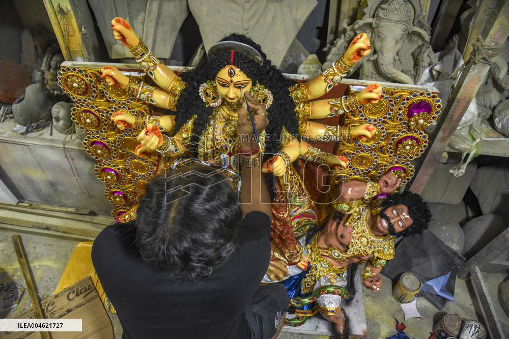 Fiber Durga going to France from India - Kolkata
