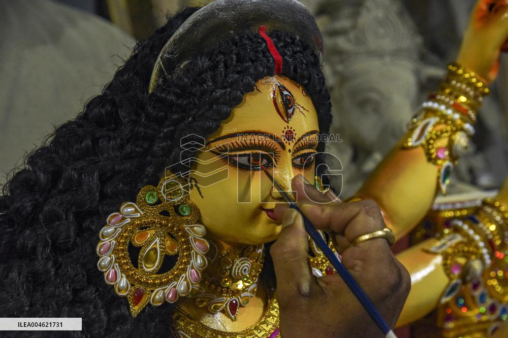 Fiber Durga going to France from India - Kolkata