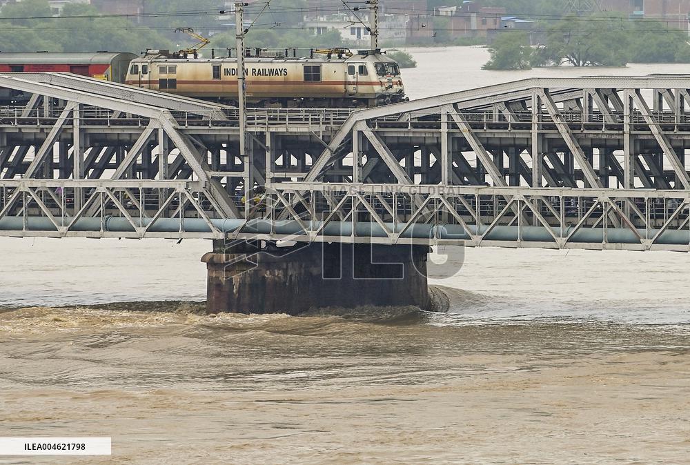 Train Crosses Yamuna Bridge Amid Rising Waters