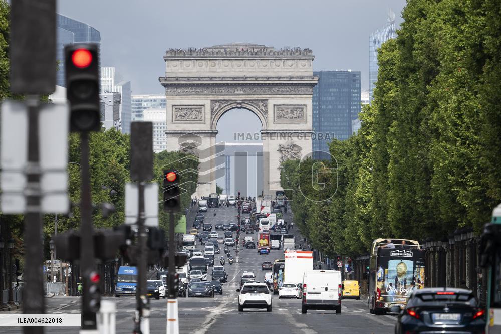 Illustration - Arc de Triomphe in Paris - Paris