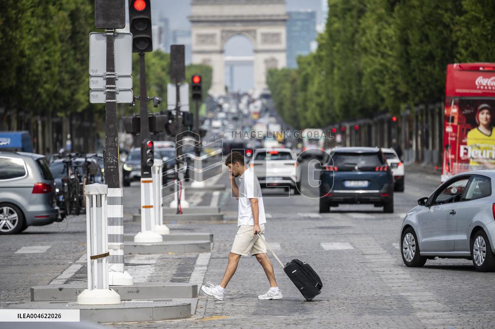 Illustration - Arc de Triomphe in Paris - Paris