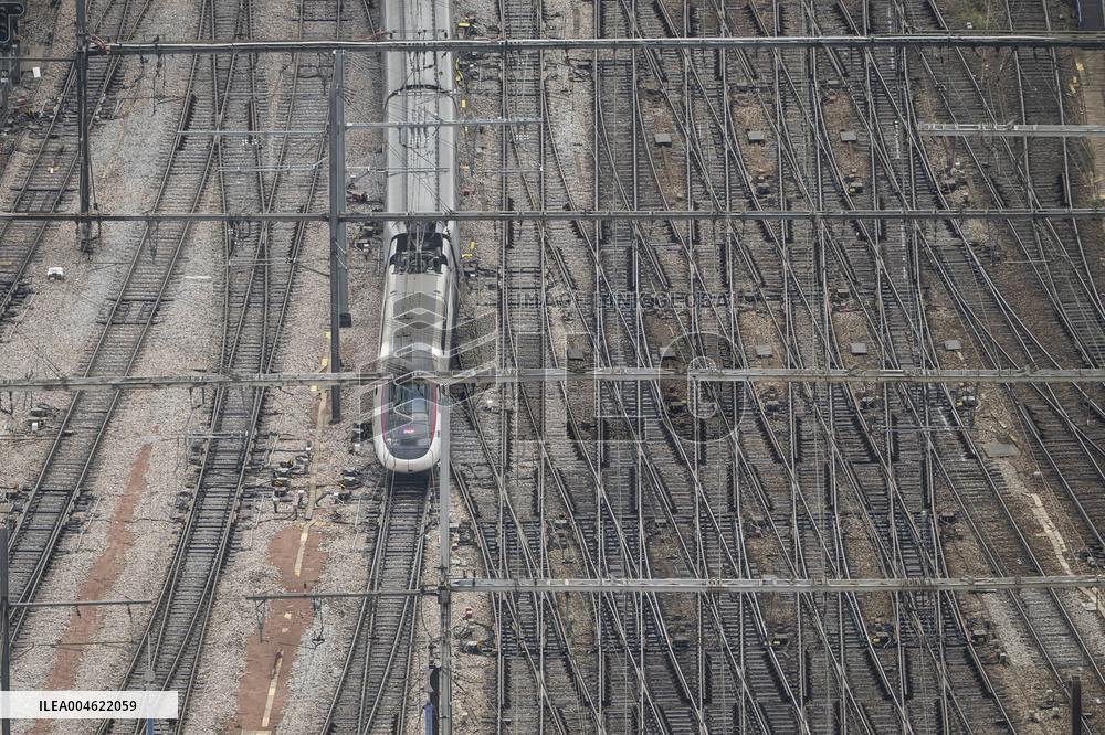 Illustration - TGV and TER at Gare Montparnasse - Paris