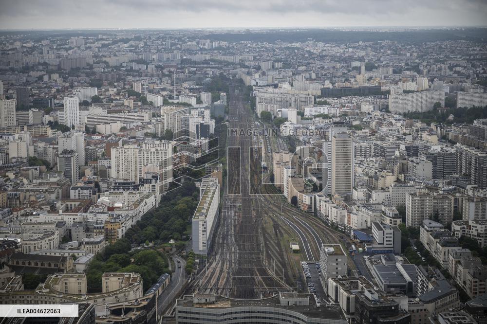 Illustration - TGV and TER at Gare Montparnasse - Paris
