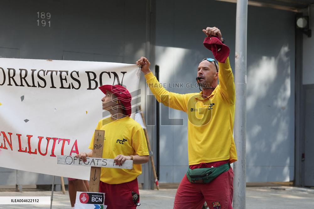 Indefinite Strike of Lifeguards Continues in Barcelona - Spain